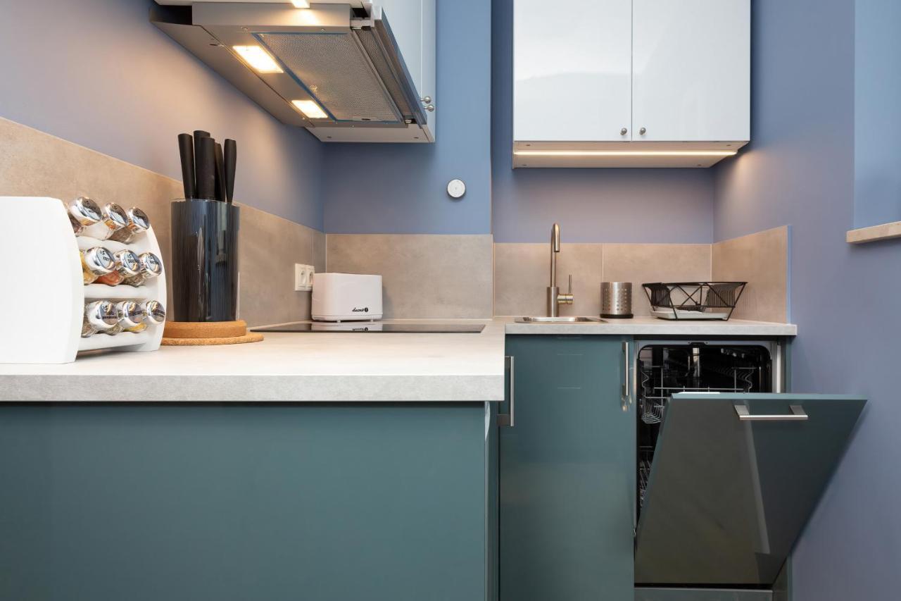 Apartments Warsaw Nowowiejska By Noclegi Renters Екстериор снимка